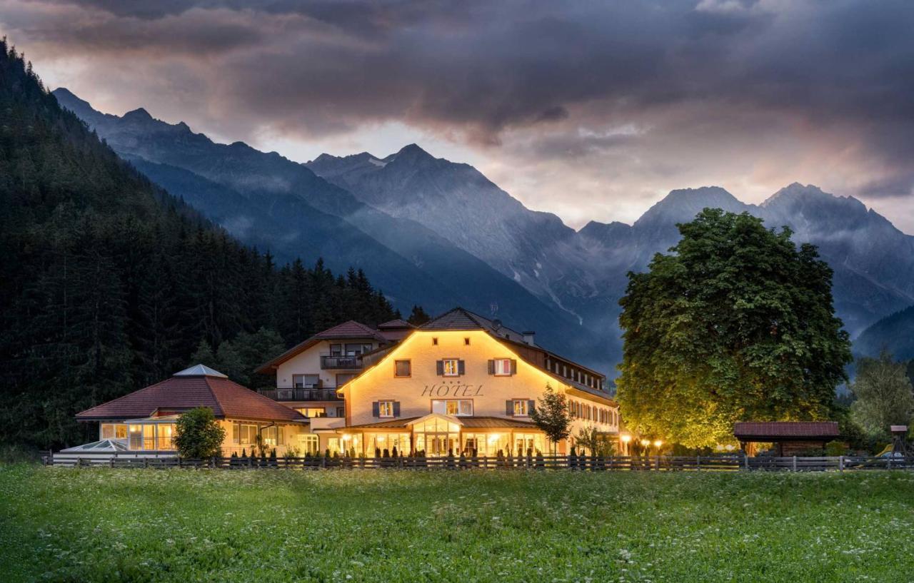 Hotel Bad Salomonsbrunn Anterselva di Mezzo Kültér fotó