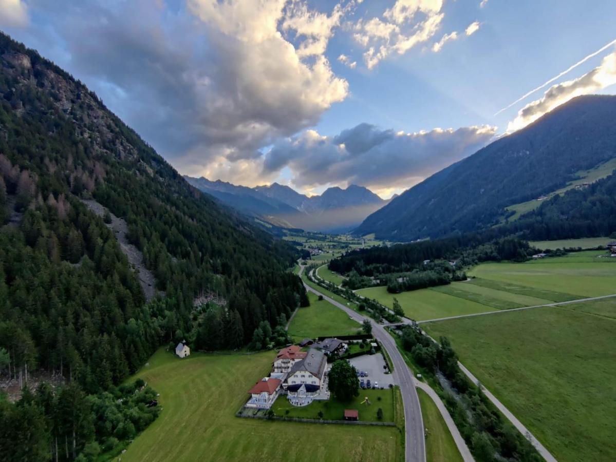 Hotel Bad Salomonsbrunn Anterselva di Mezzo Kültér fotó