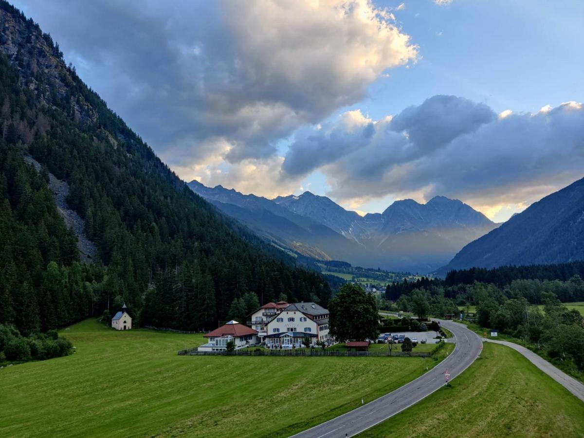 Hotel Bad Salomonsbrunn Anterselva di Mezzo Kültér fotó