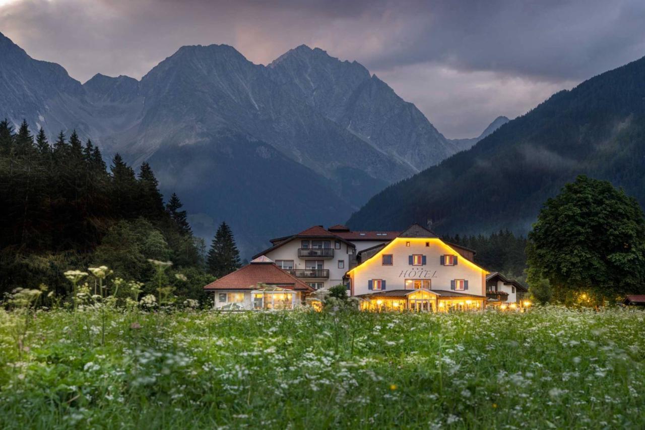 Hotel Bad Salomonsbrunn Anterselva di Mezzo Kültér fotó