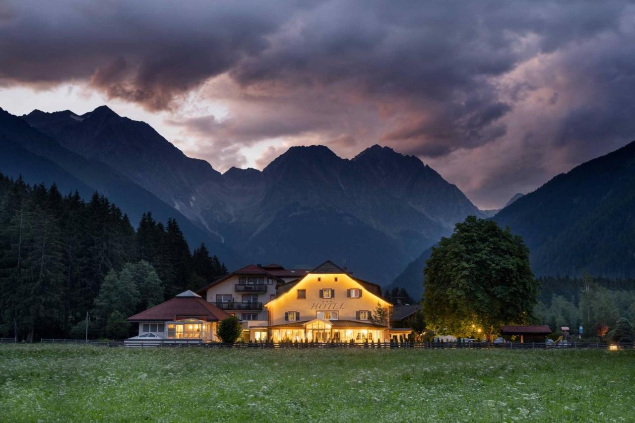 Hotel Bad Salomonsbrunn Anterselva di Mezzo Kültér fotó