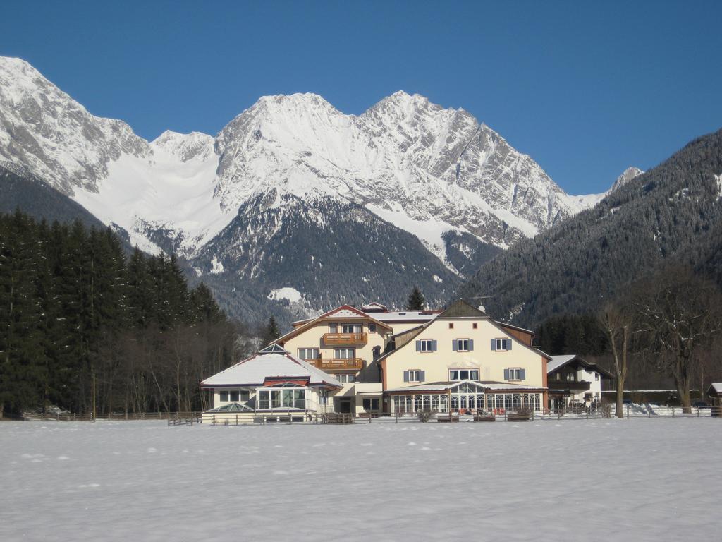 Hotel Bad Salomonsbrunn Anterselva di Mezzo Kültér fotó